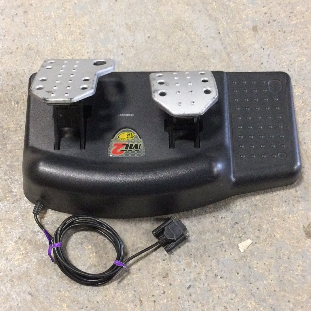MadCatz MC2 Racing Wheel - Xbox