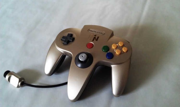 Official Wired Controller | E3 Golden N - N64