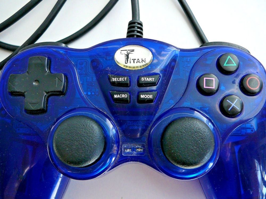 Titan Wired PS2 Controller (PS21000D) - PS2