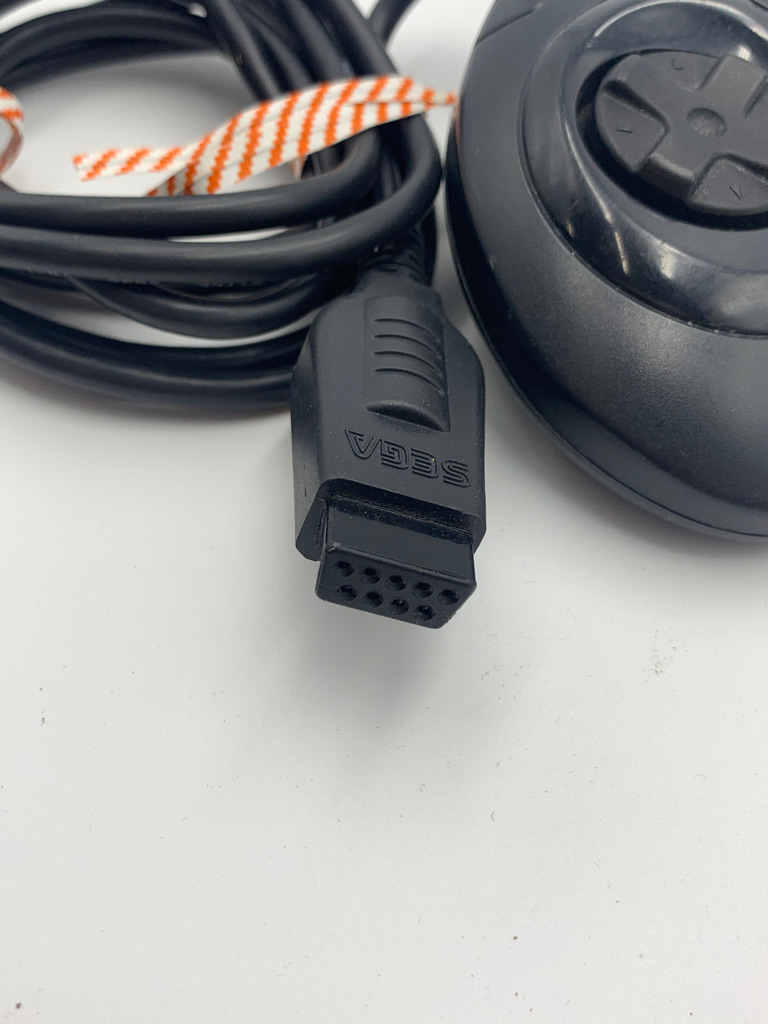 Official Wired Controller | 6 Button v.1 - Genesis